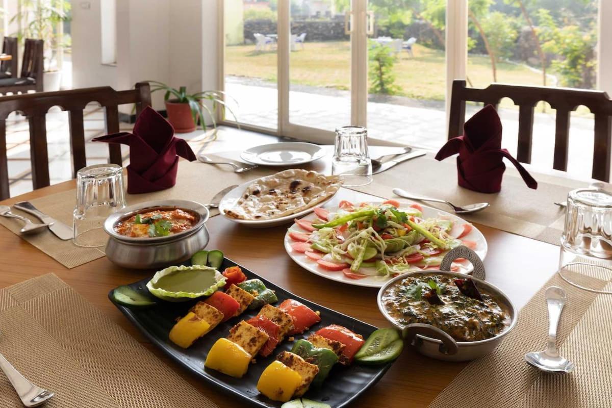 Jag Aravali Resort Udaipur By Naina Staycation - Best For Corporate Events - Family Resort - Swimming Pool - Gardens Eksteriør billede